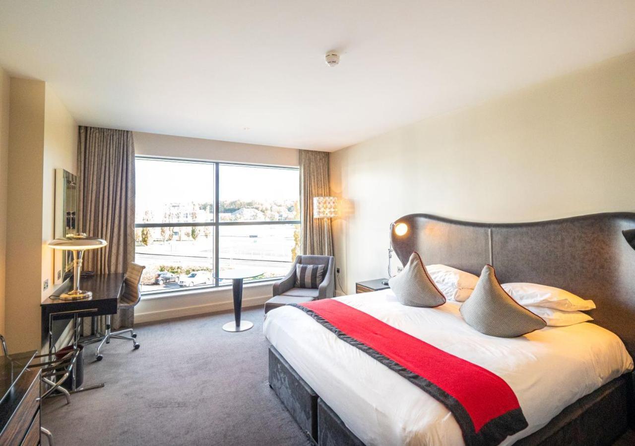 Brooklands Hotel & Spa Weybridge Esterno foto