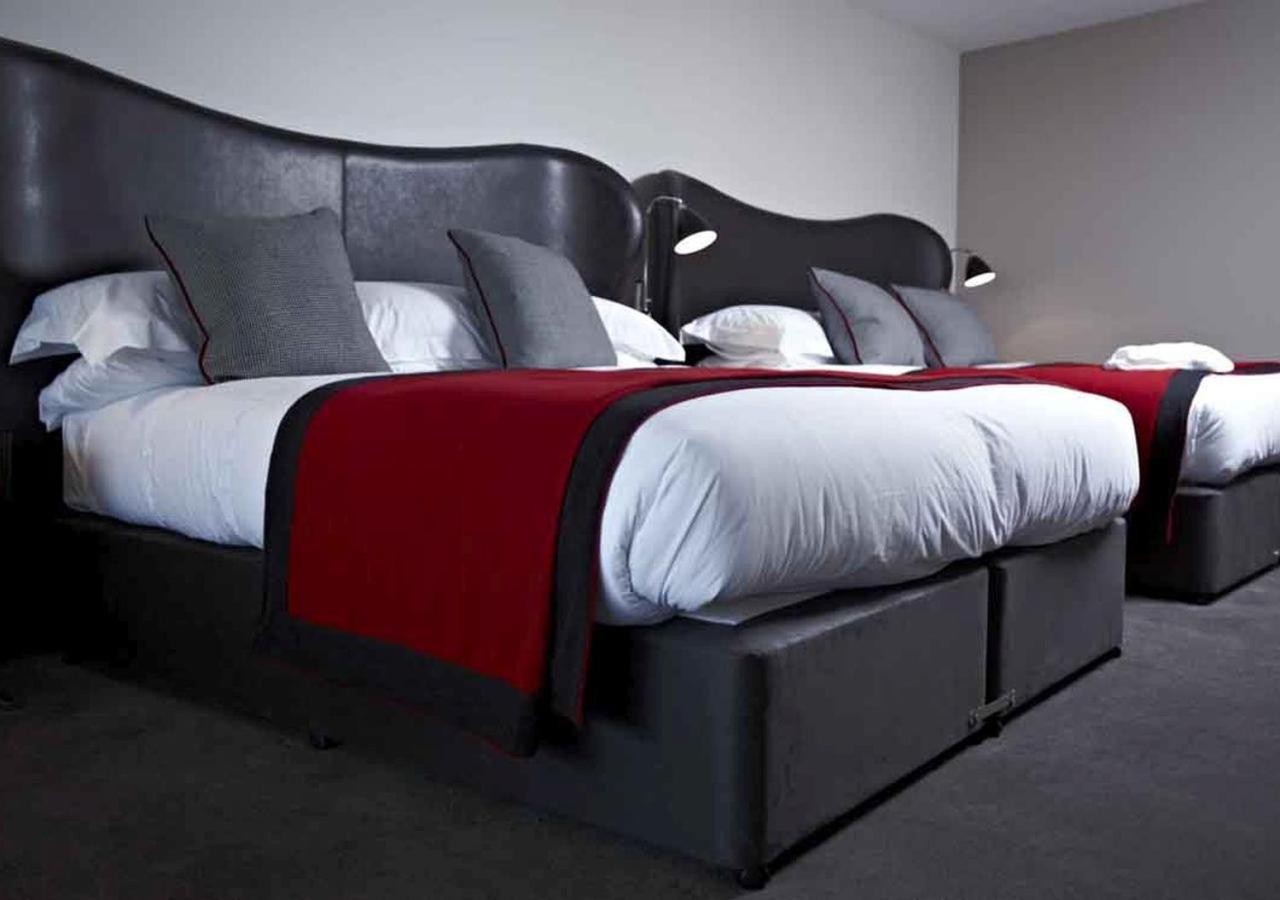 Brooklands Hotel & Spa Weybridge Esterno foto