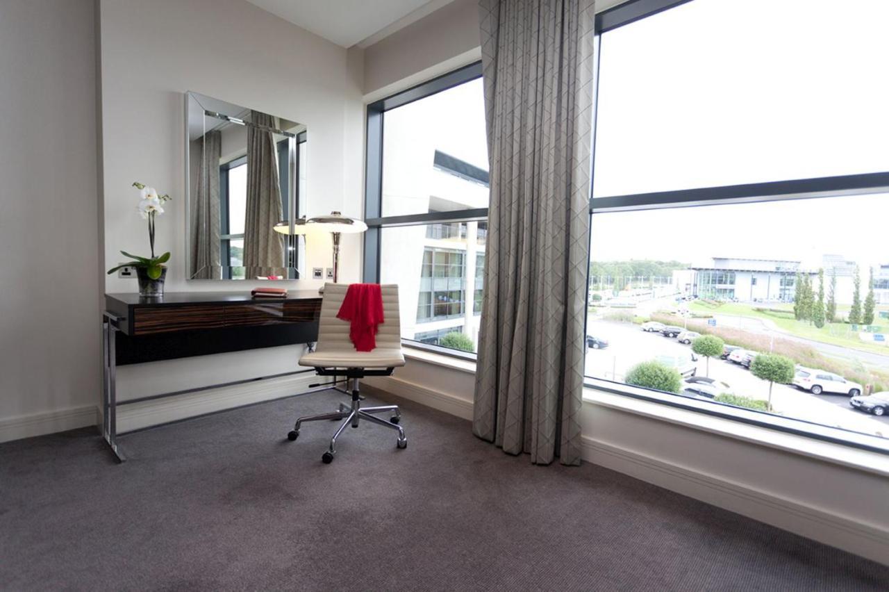 Brooklands Hotel & Spa Weybridge Esterno foto