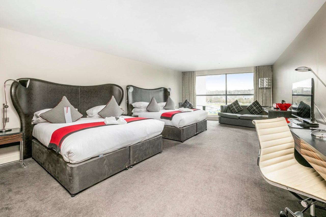 Brooklands Hotel & Spa Weybridge Esterno foto
