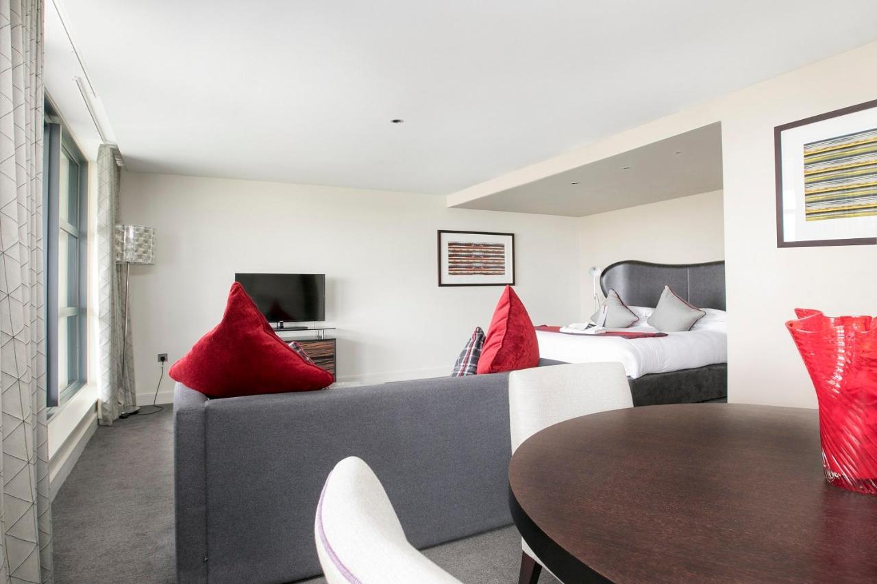 Brooklands Hotel & Spa Weybridge Esterno foto