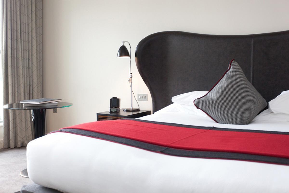 Brooklands Hotel & Spa Weybridge Esterno foto