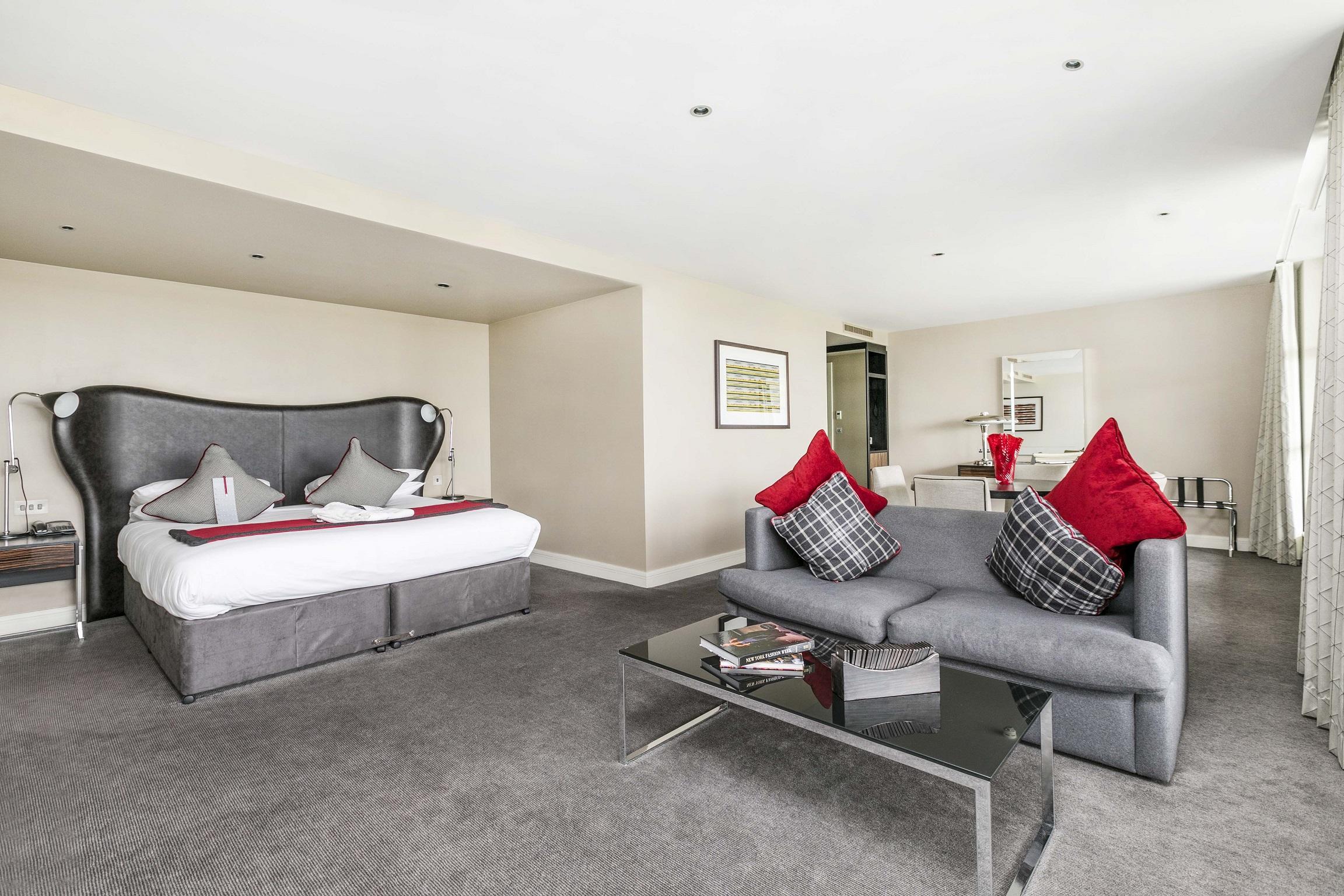 Brooklands Hotel & Spa Weybridge Esterno foto