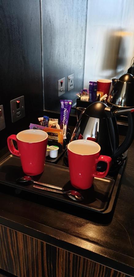 Brooklands Hotel & Spa Weybridge Esterno foto