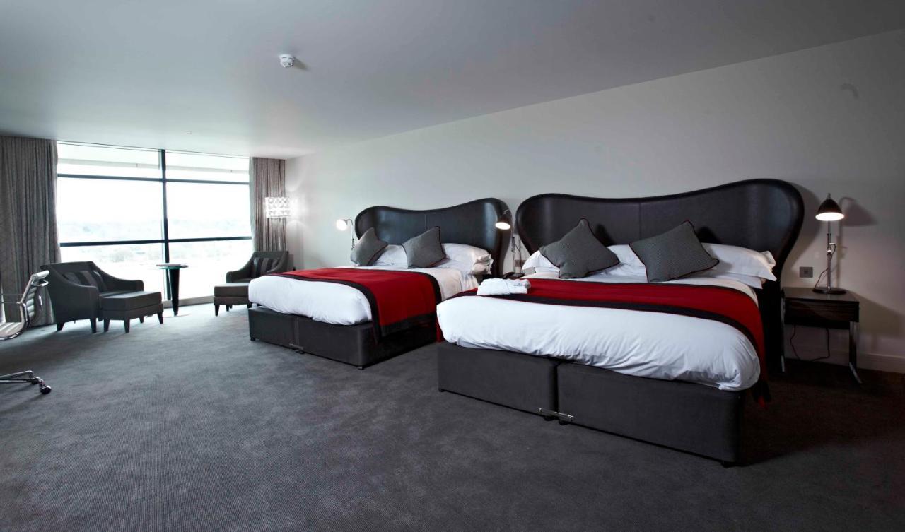 Brooklands Hotel & Spa Weybridge Esterno foto