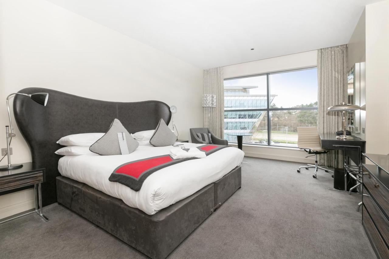 Brooklands Hotel & Spa Weybridge Esterno foto