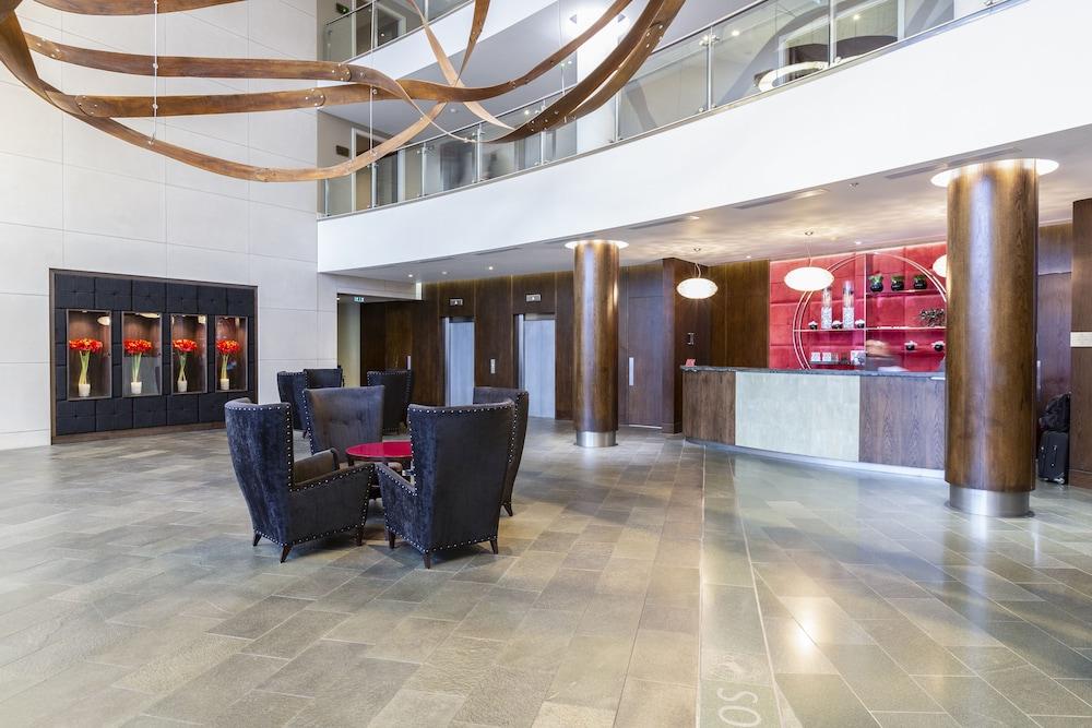 Brooklands Hotel & Spa Weybridge Esterno foto